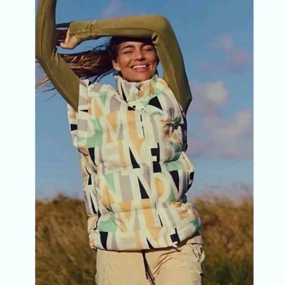 FP Movement by Free People In A Bubble Printed Logo Vest Size S NWT - Picture 4 of 4